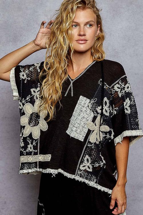 V-neck Short Sleeve Crochet Contrast Top YKT1395