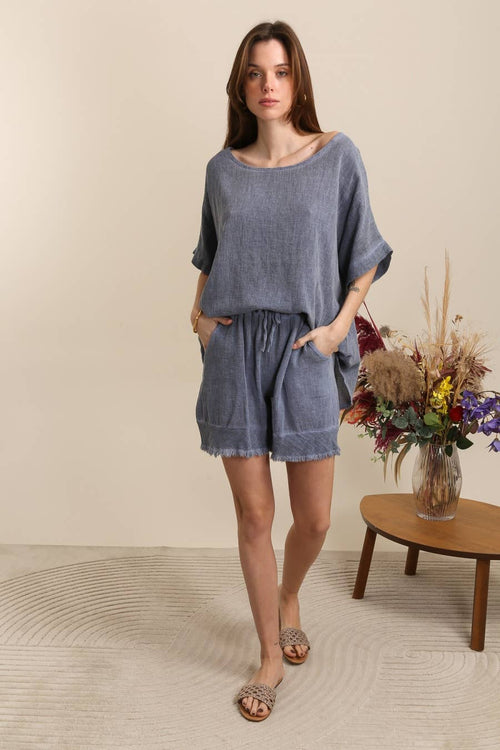 10078 Frayed Edge Shorts with Pockets!