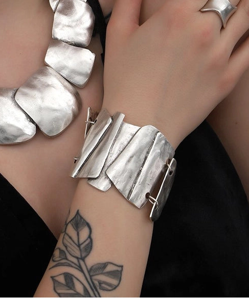 1216 Avens Silver Bracelet